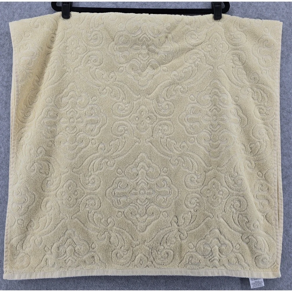 Vintage Country Living Sculptured Floral Bath Towel Yellow Damask 26x50